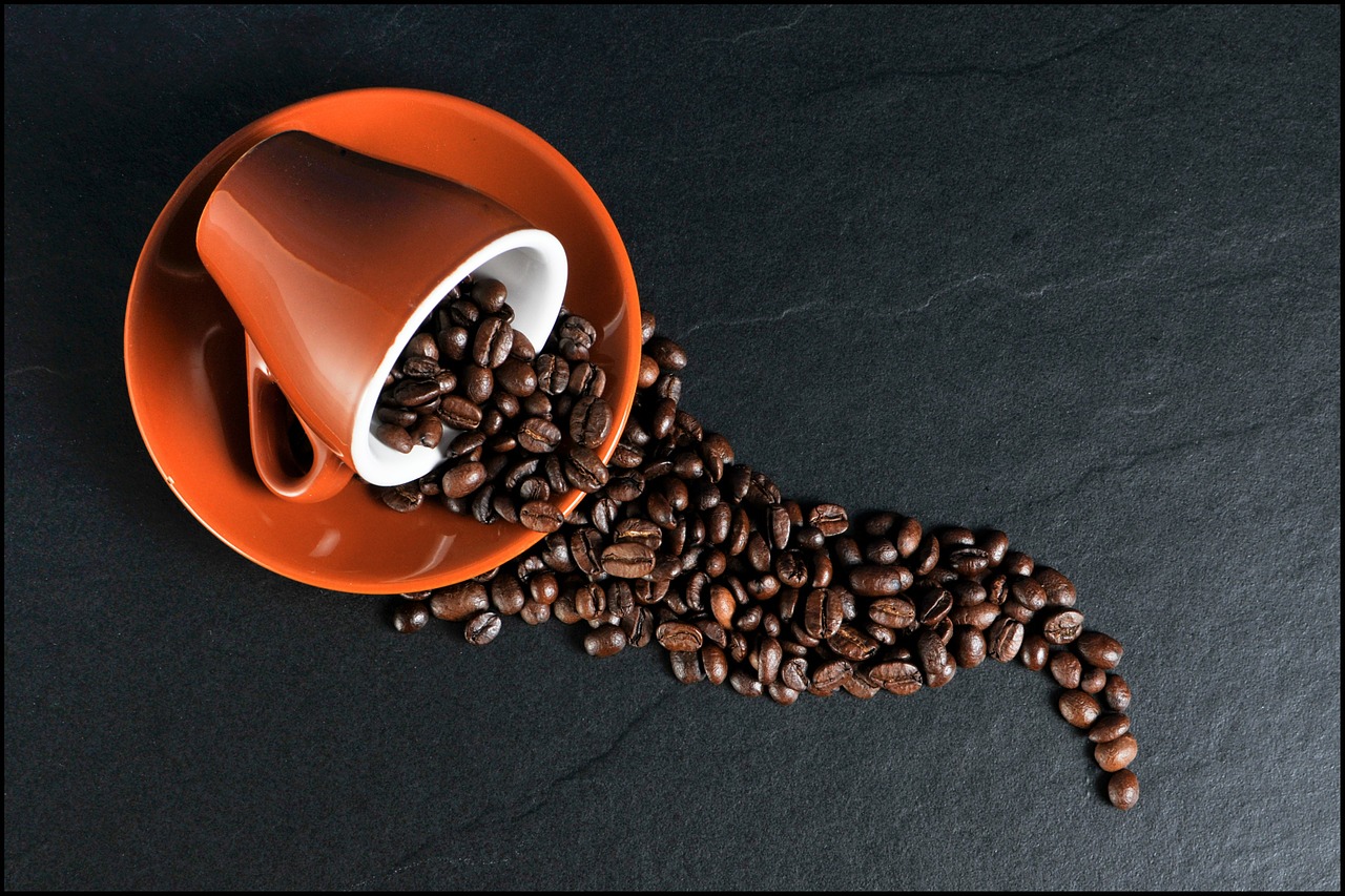 Co może się stać z Twoim organizmem, jeśli pijesz za dużo kawy?